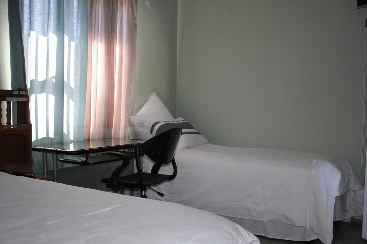 Coco Palm Bed&Breakfast 빈트후크 외부 사진